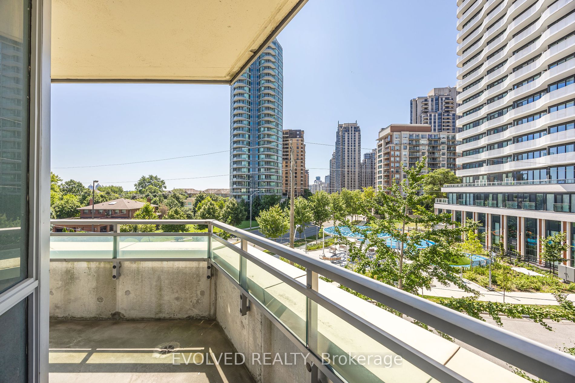18 Holmes Avenue, #305