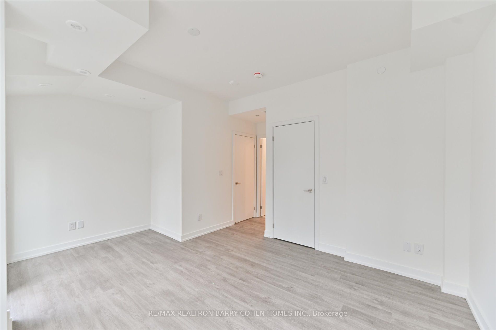 847 Sheppard Ave W, #24
