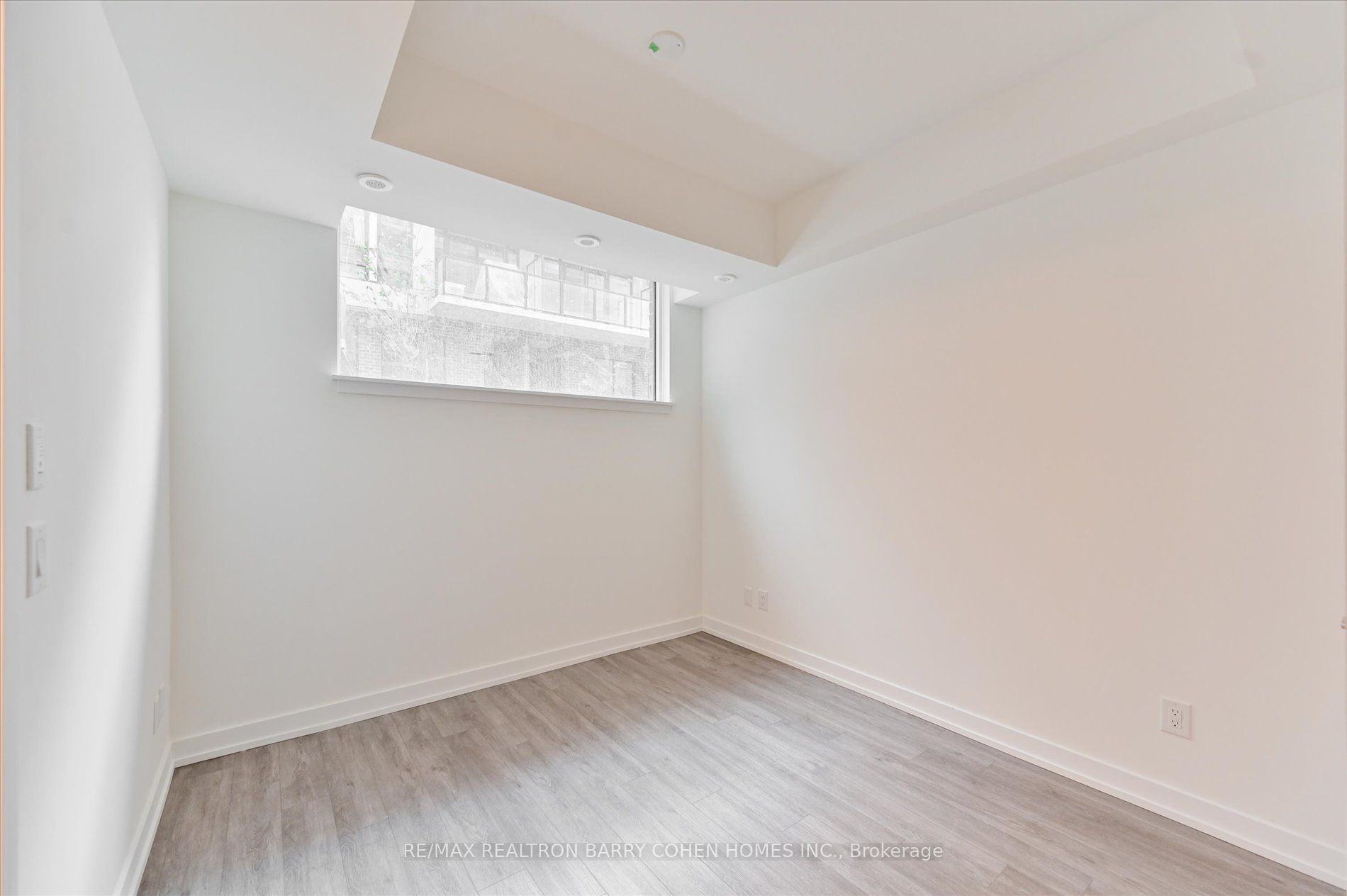 847 Sheppard Ave W, #24