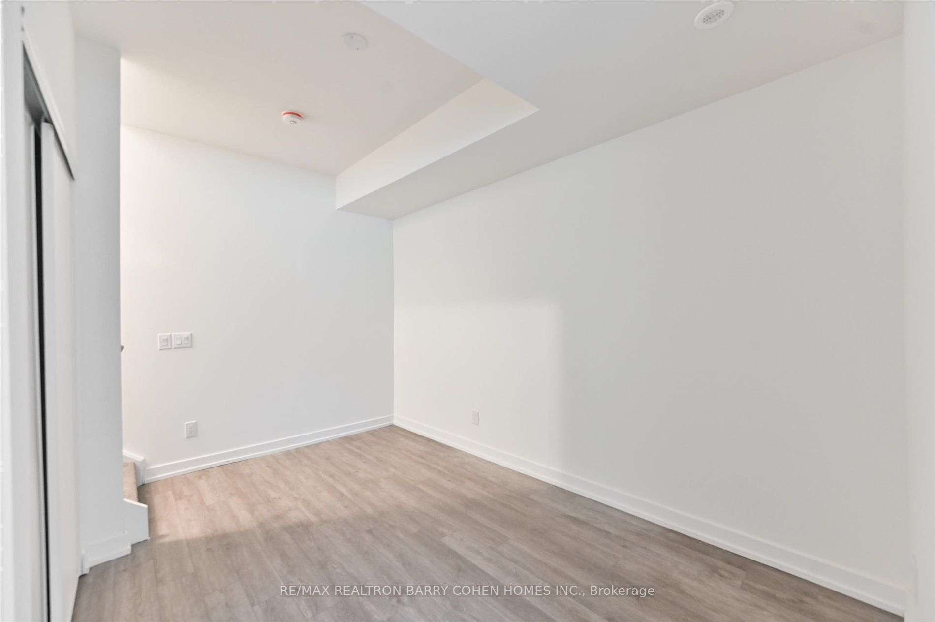 847 Sheppard Ave W, #24