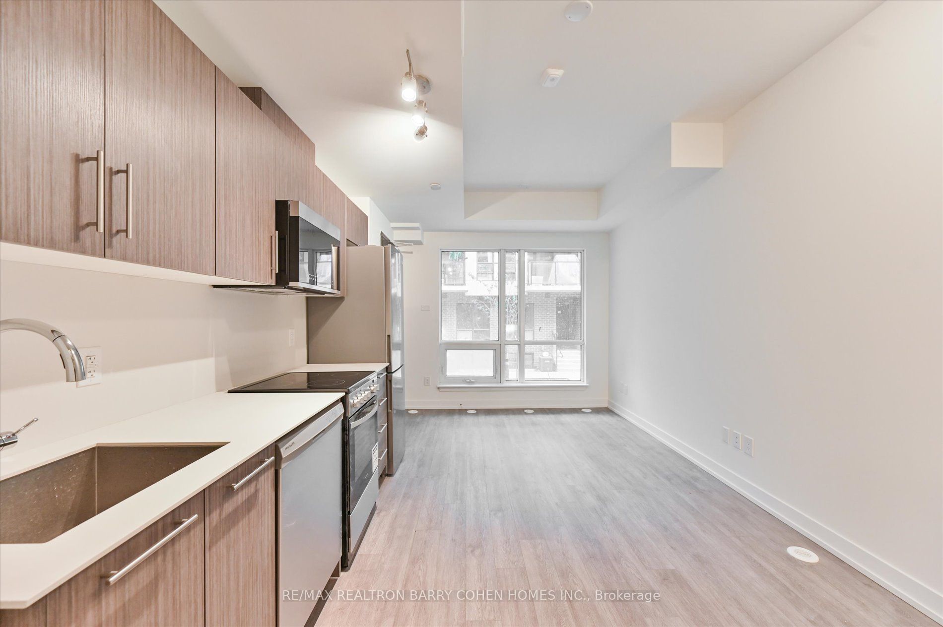 847 Sheppard Ave W, #24