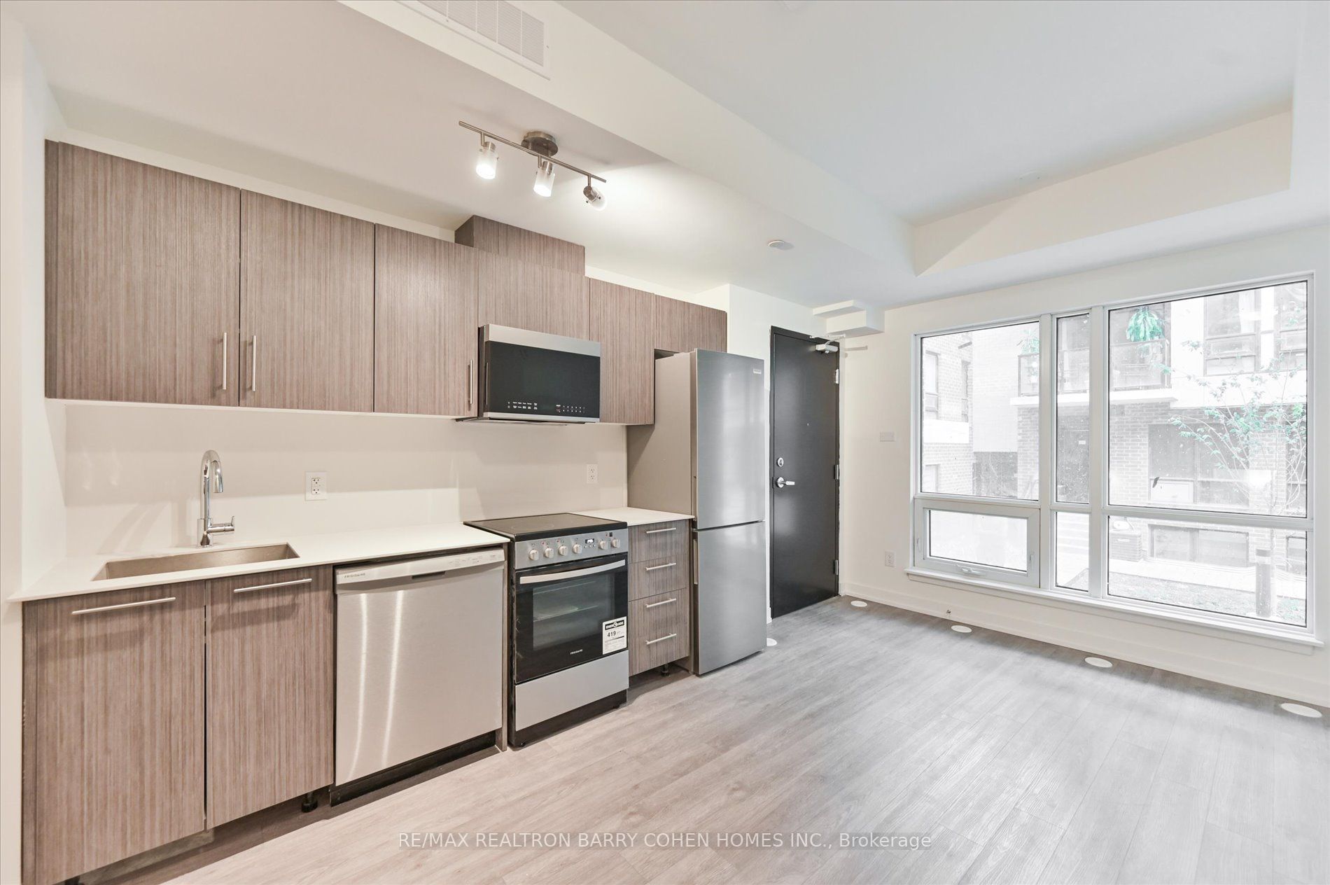 847 Sheppard Ave W, #24