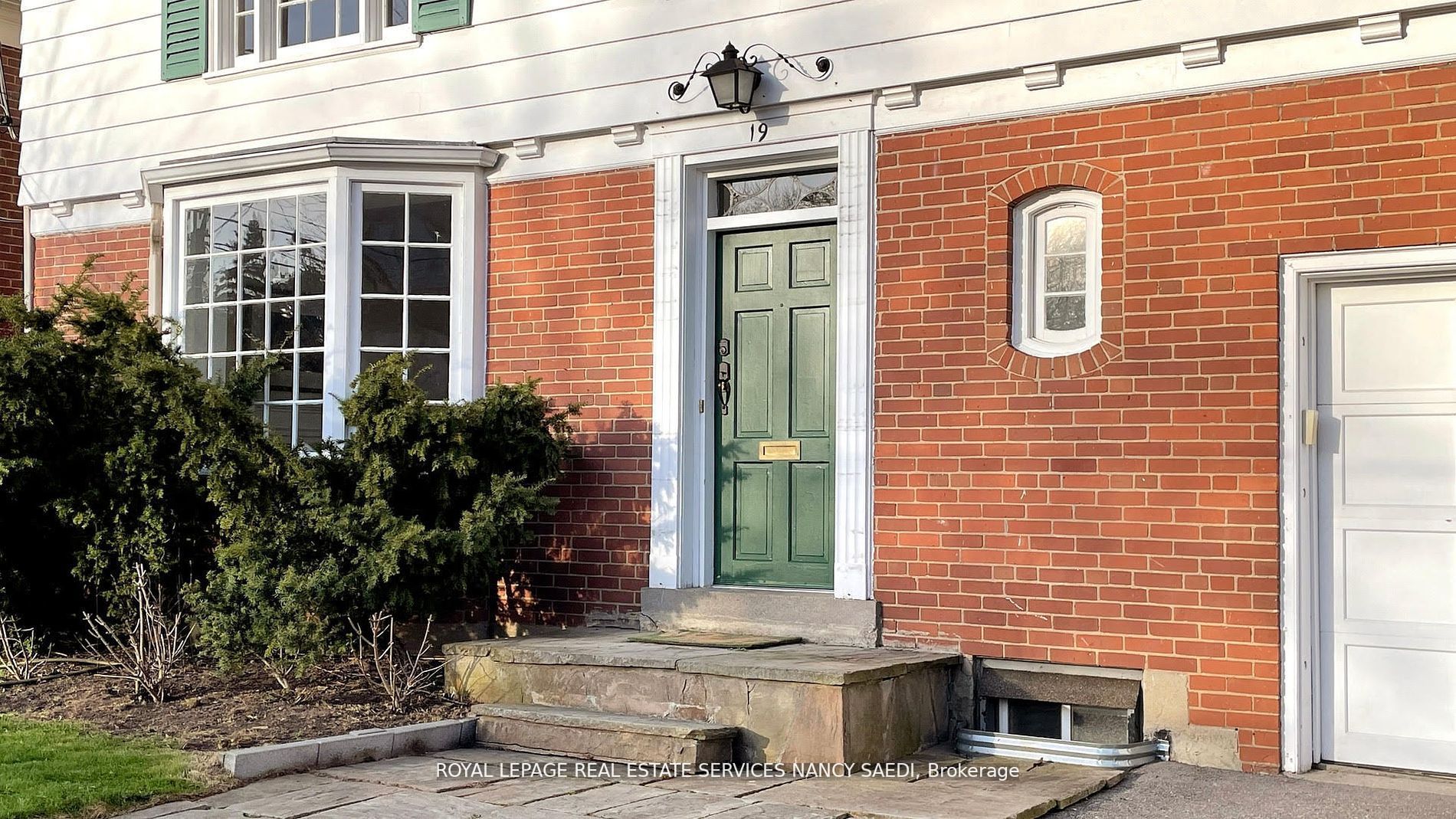19 Strathgowan Crescent