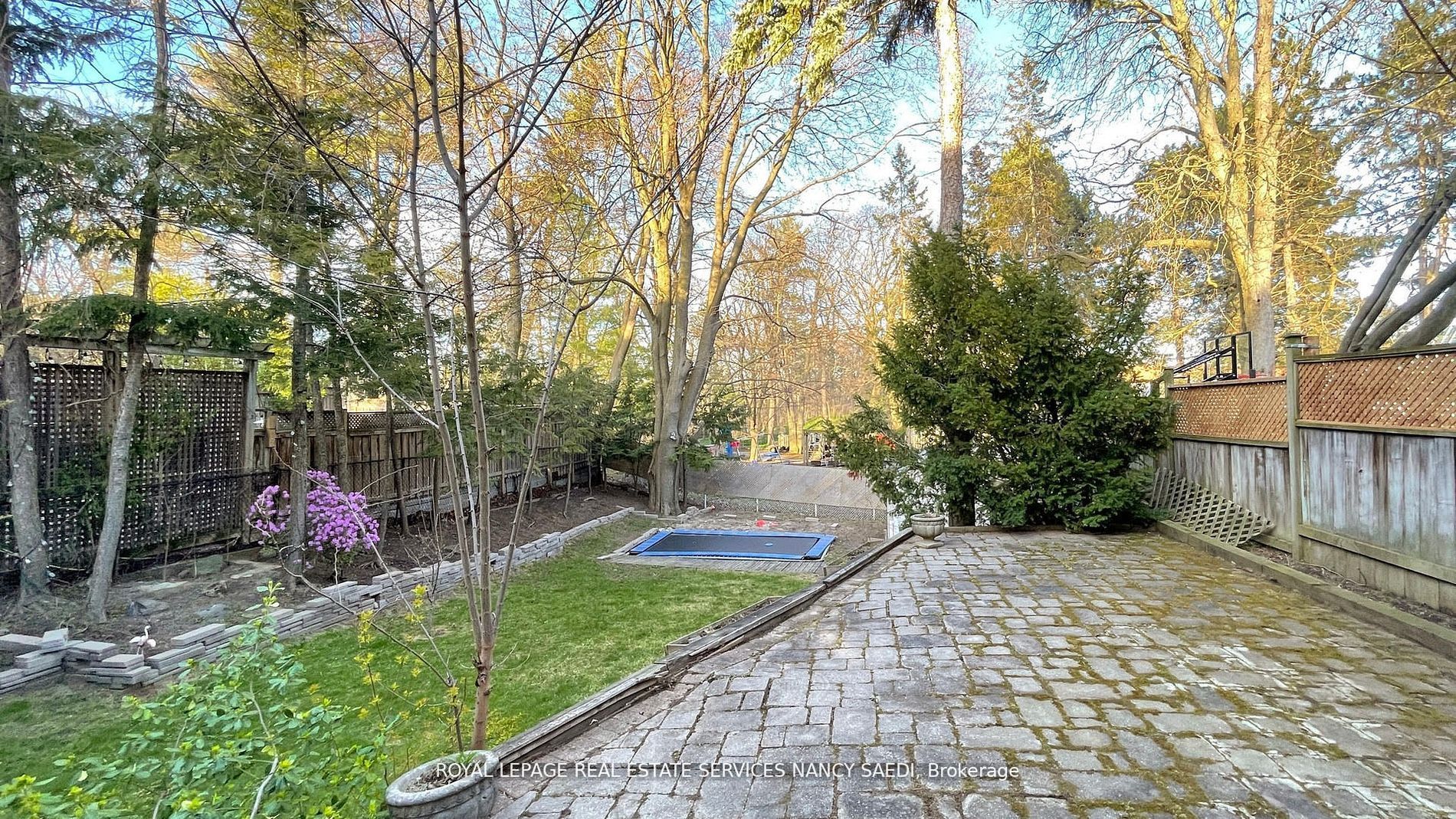 19 Strathgowan Crescent