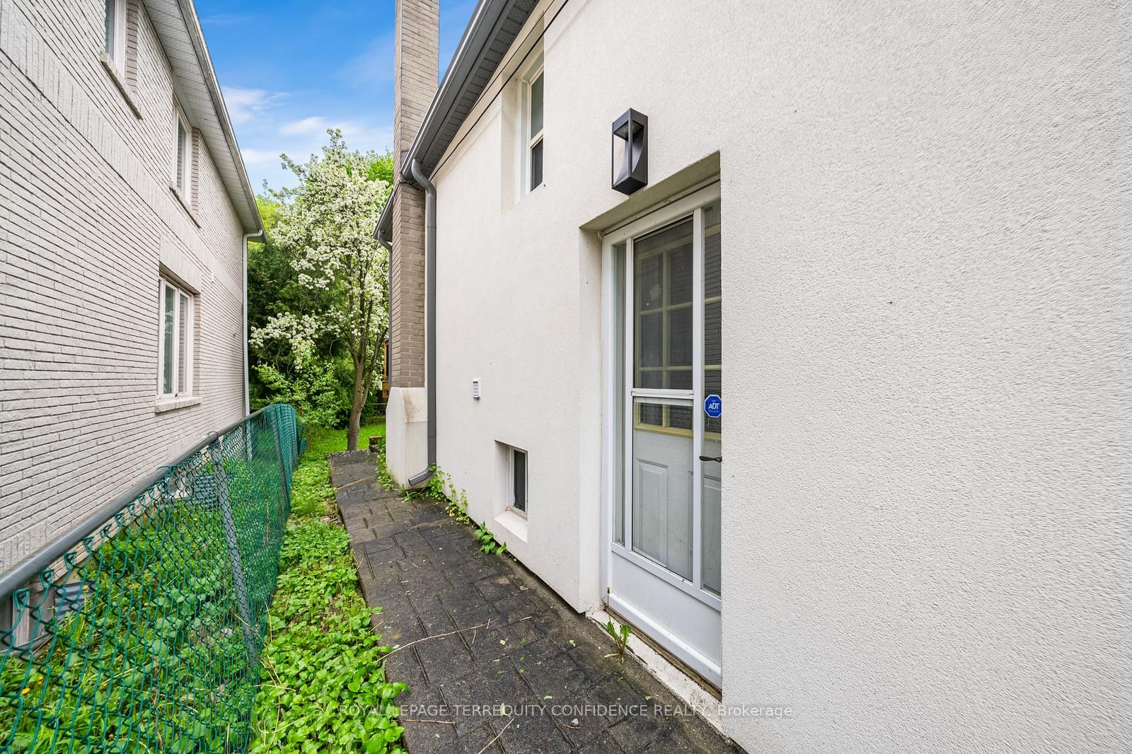 139 Horsham Avenue