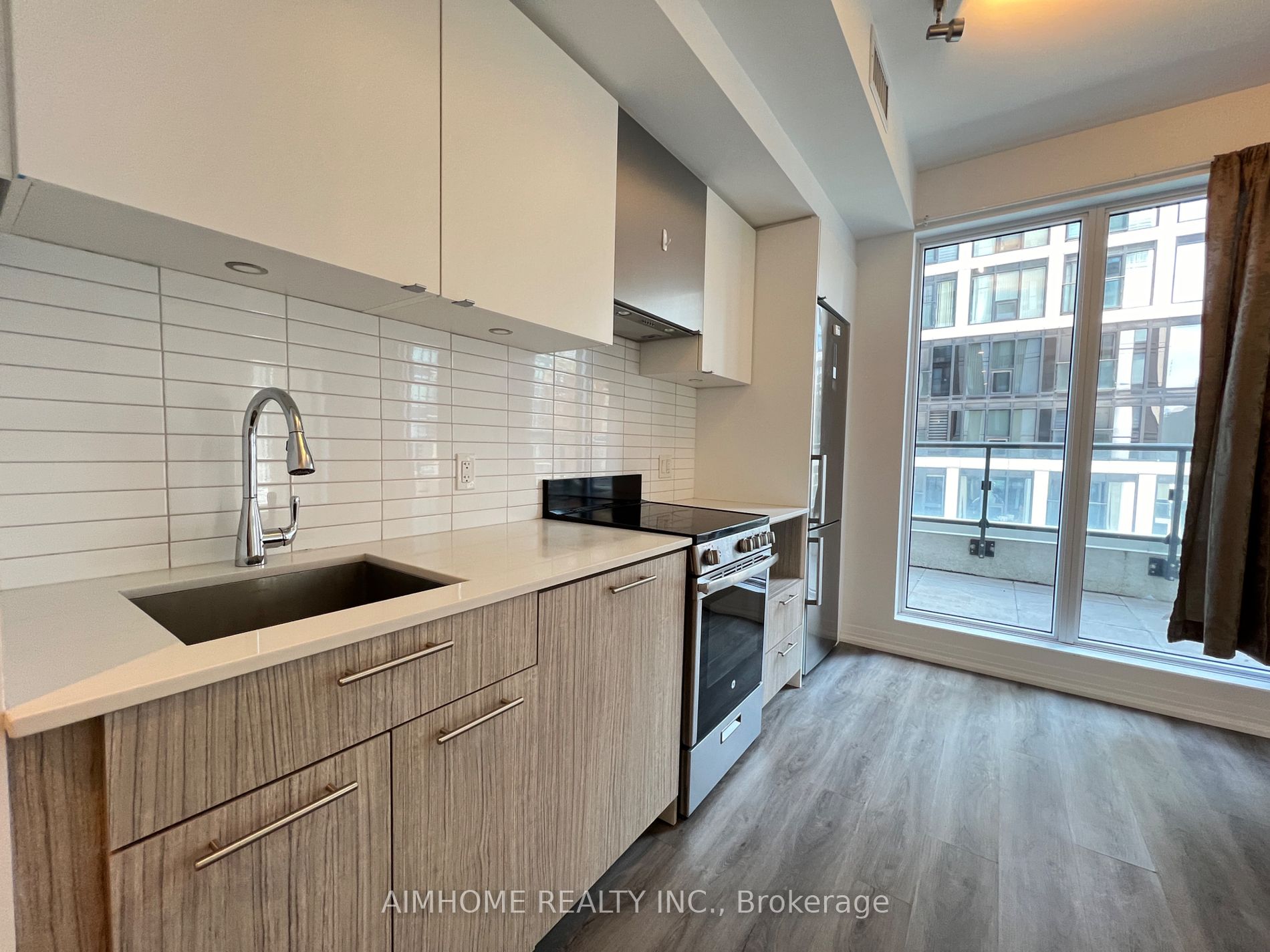 251 Jarvis St, #925