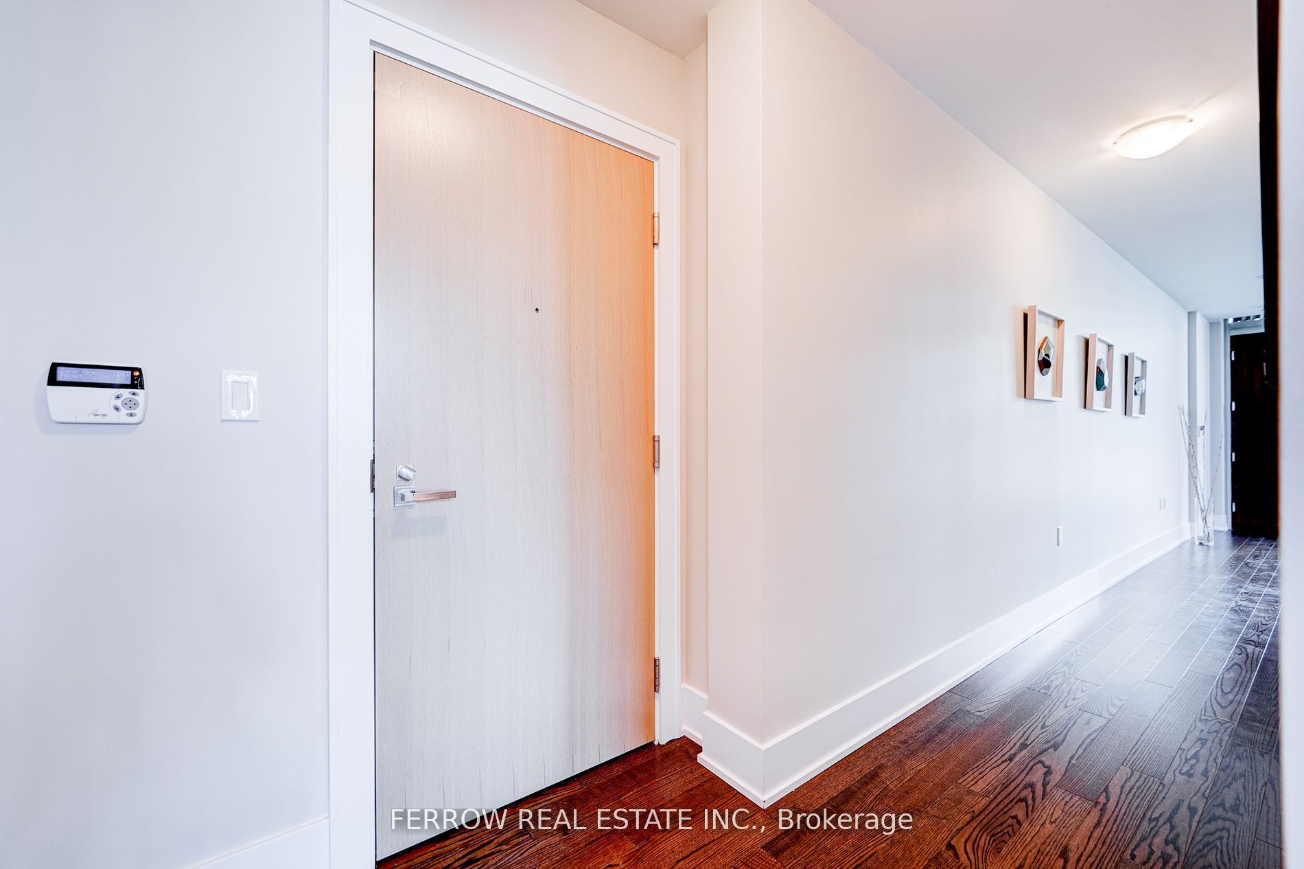 39 Queens Quay E, #101