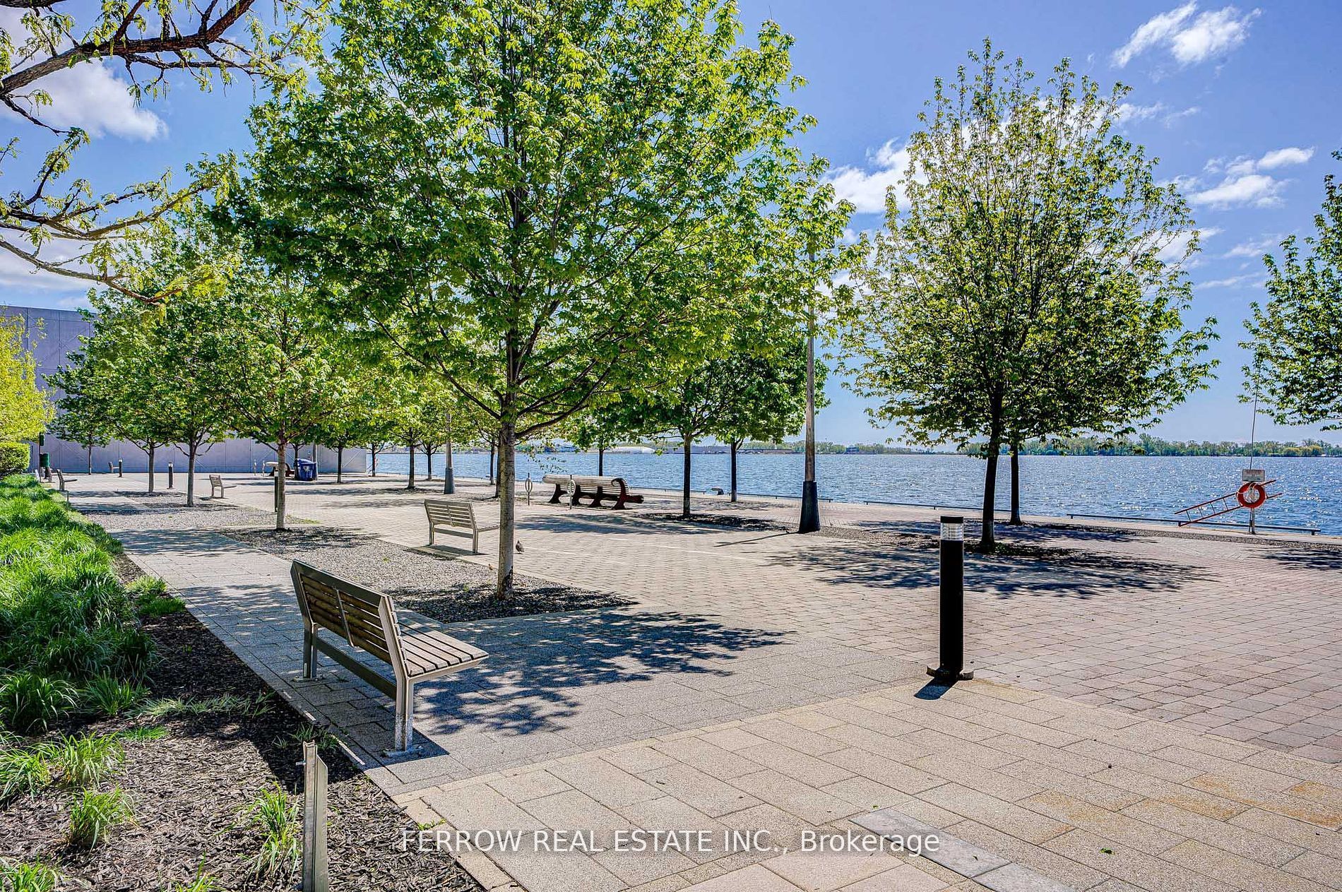 39 Queens Quay E, #101