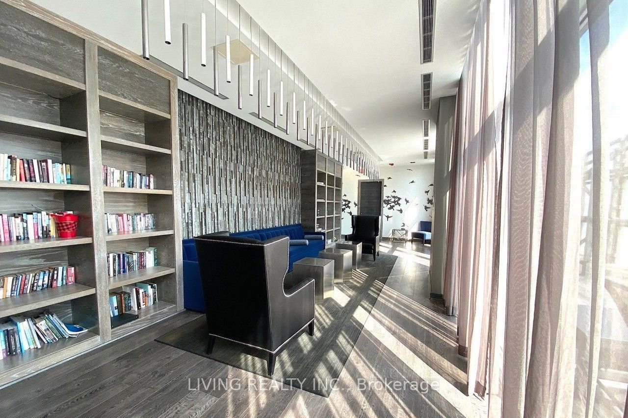 1080 Bay Street #4310