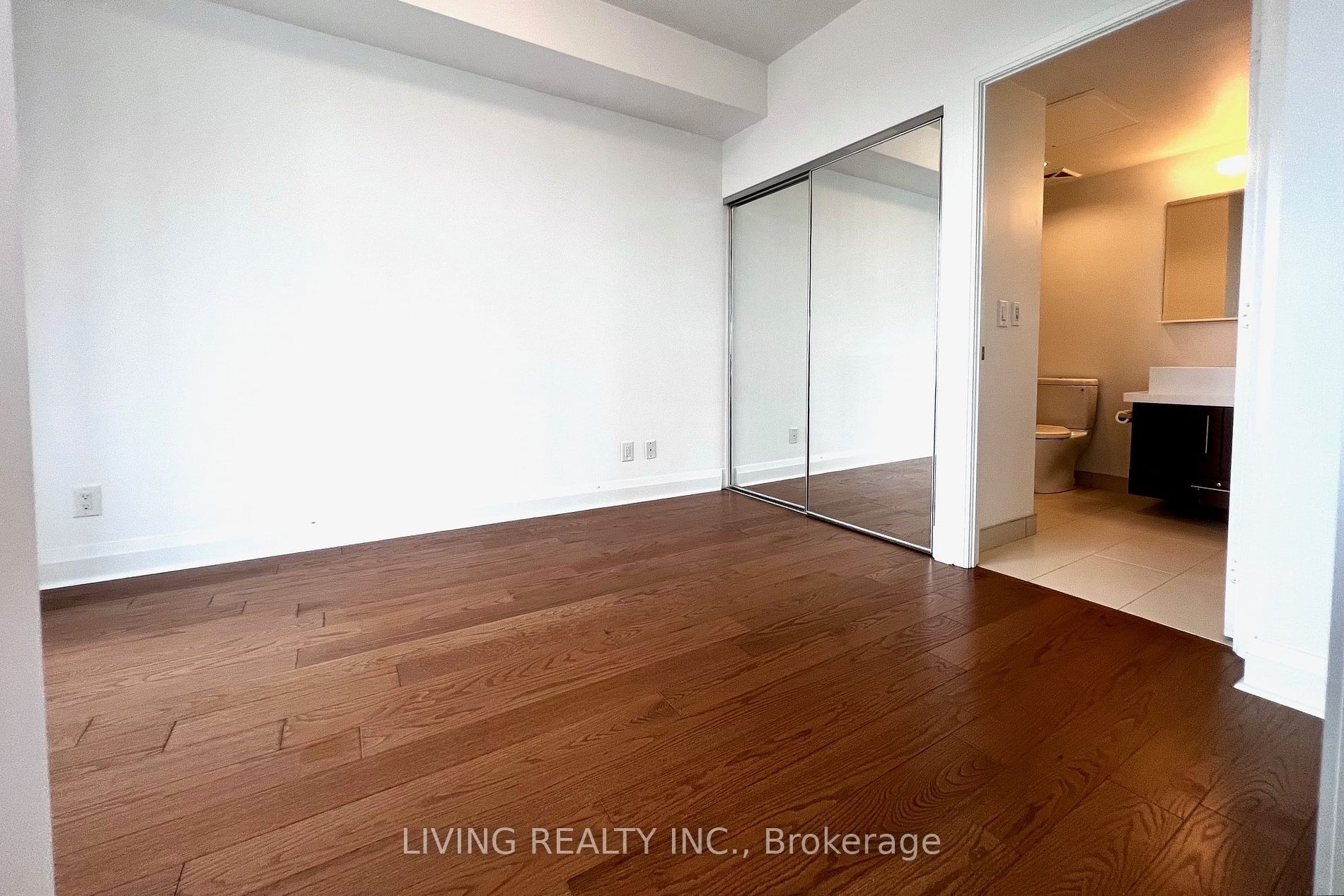 1080 Bay Street #4310