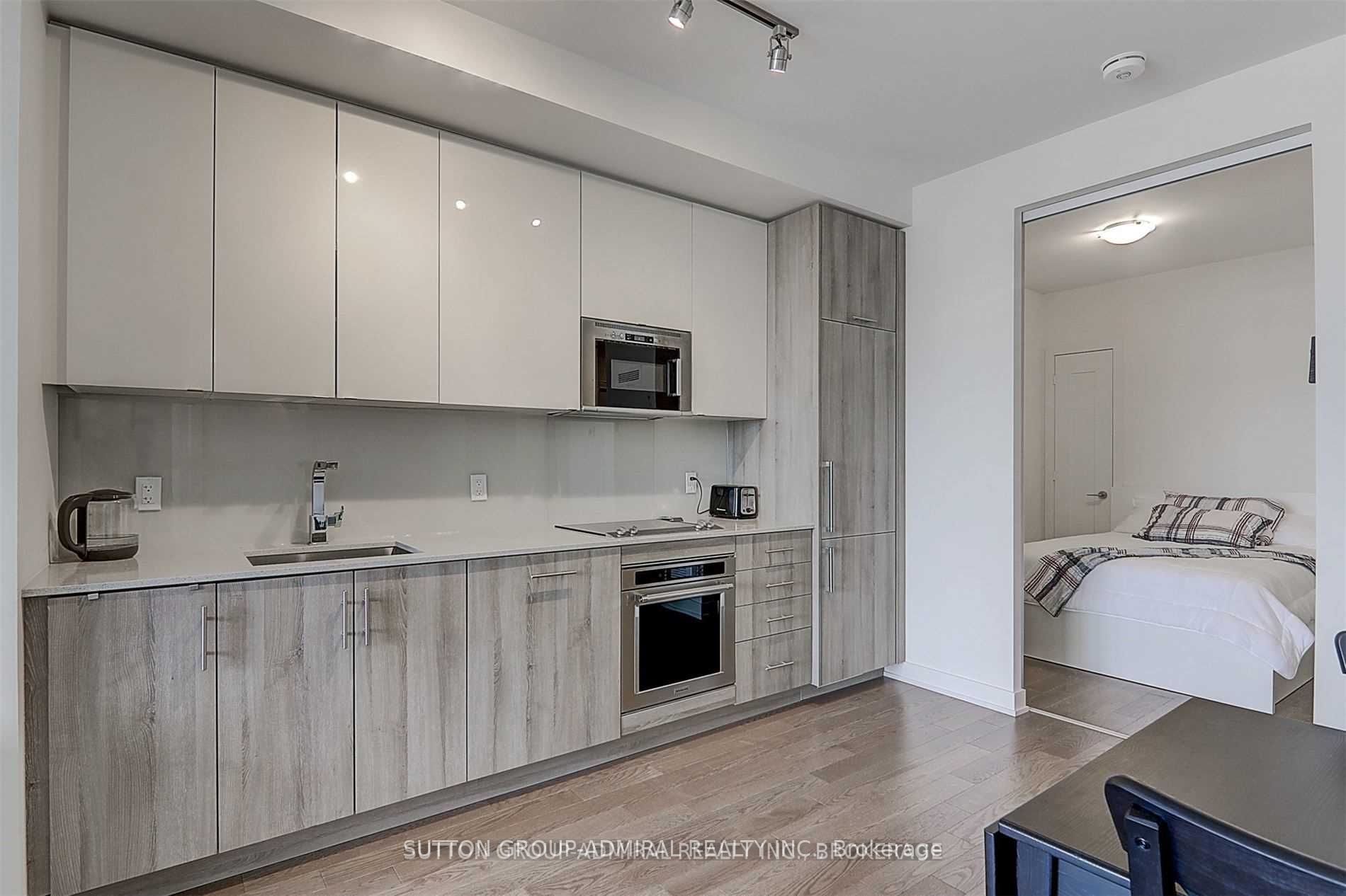 330 Richmond St W, #2312