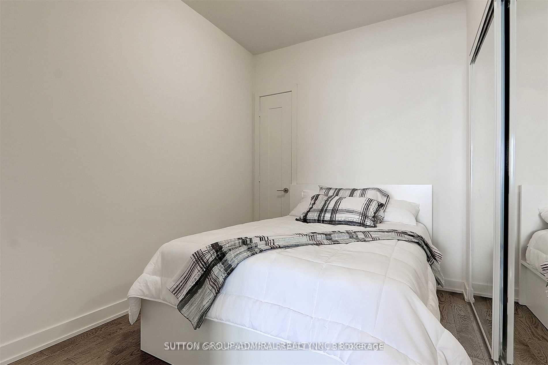 330 Richmond St W, #2312