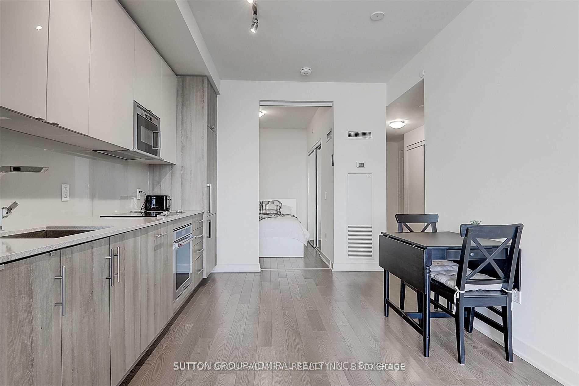 330 Richmond St W, #2312