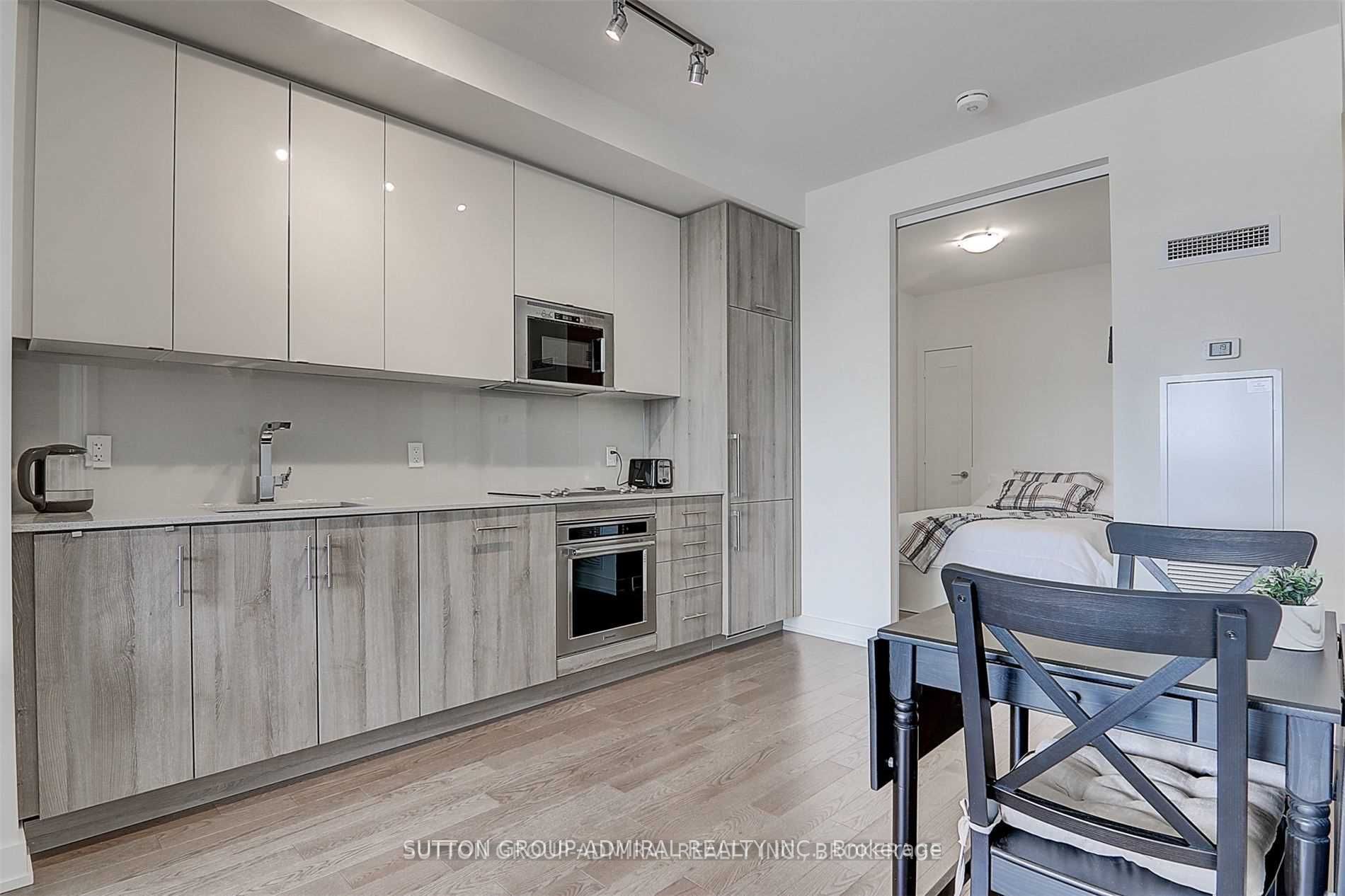 330 Richmond St W, #2312