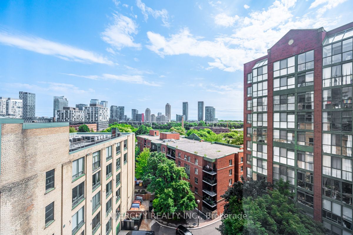 801 King St W, #924