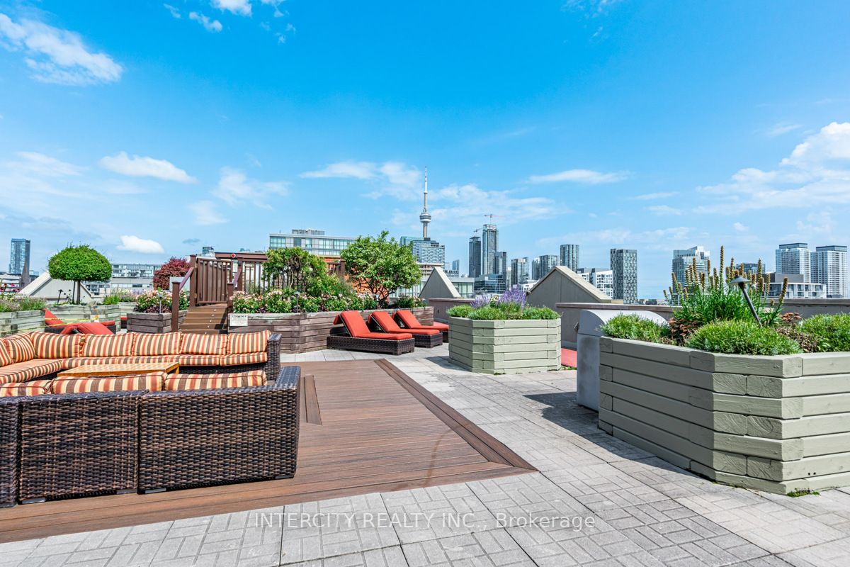 801 King St W, #924