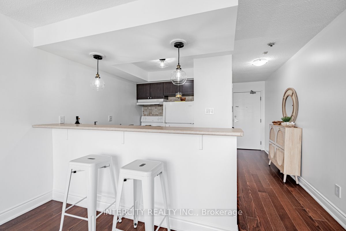 801 King St W, #924