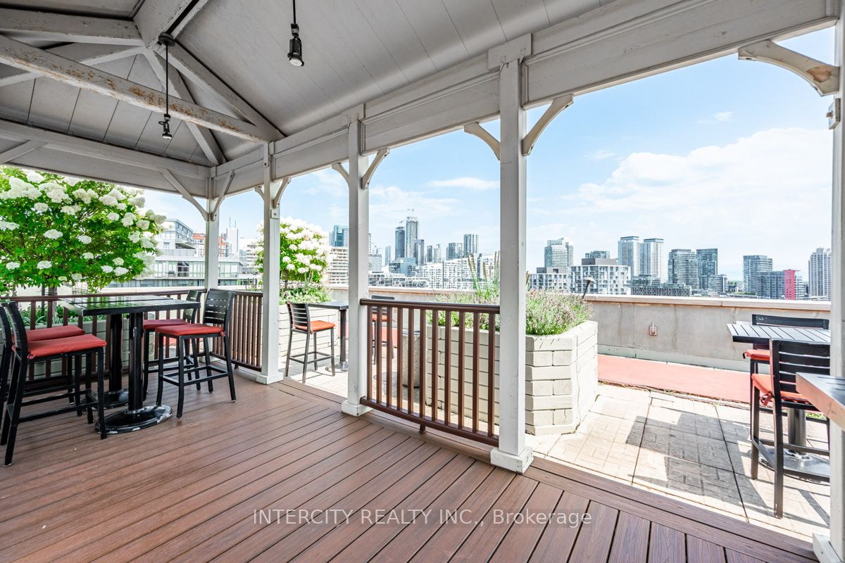 801 King St W, #924