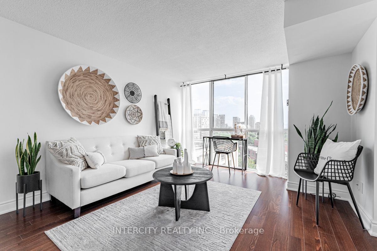 801 King St W, #924