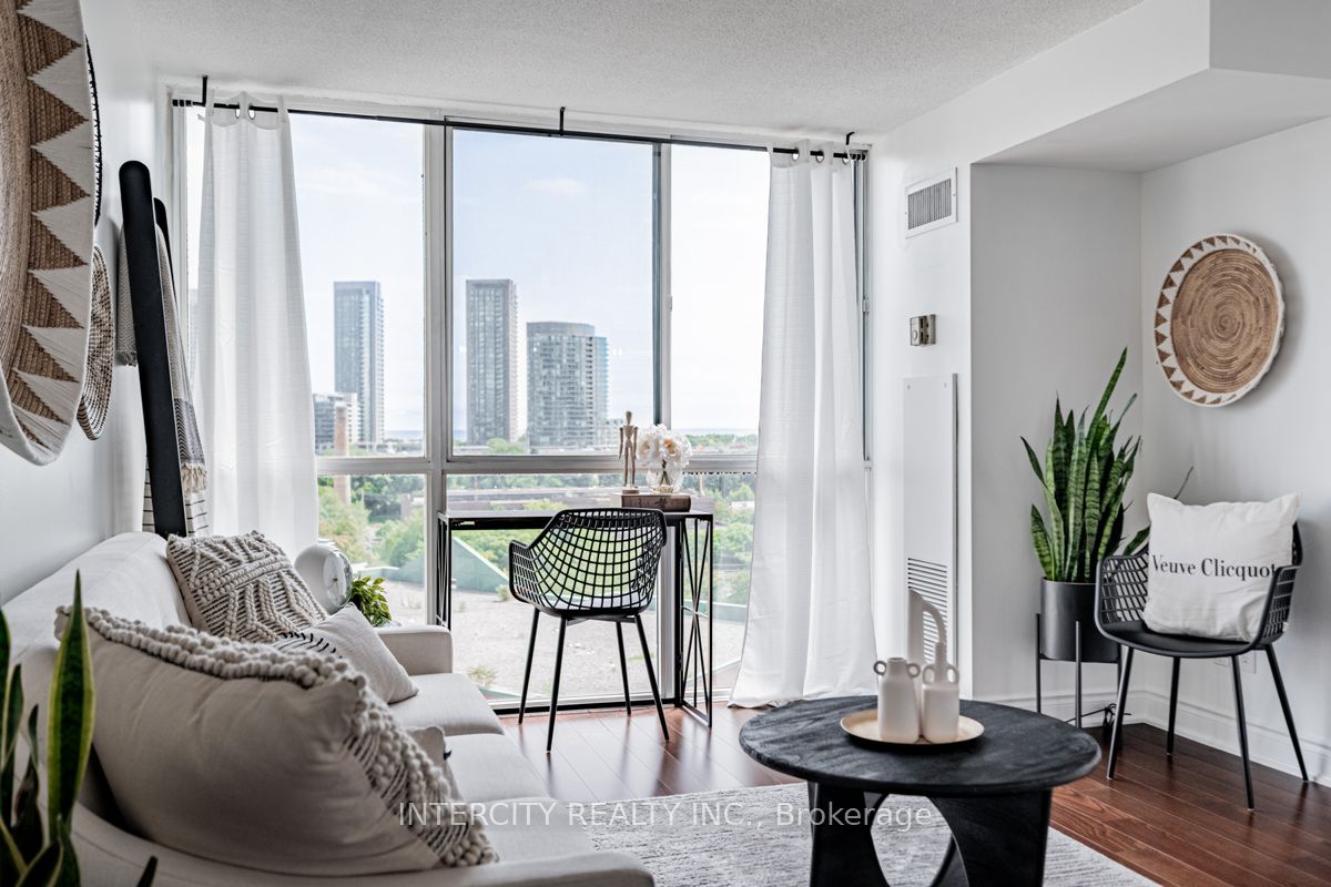 801 King St W, #924