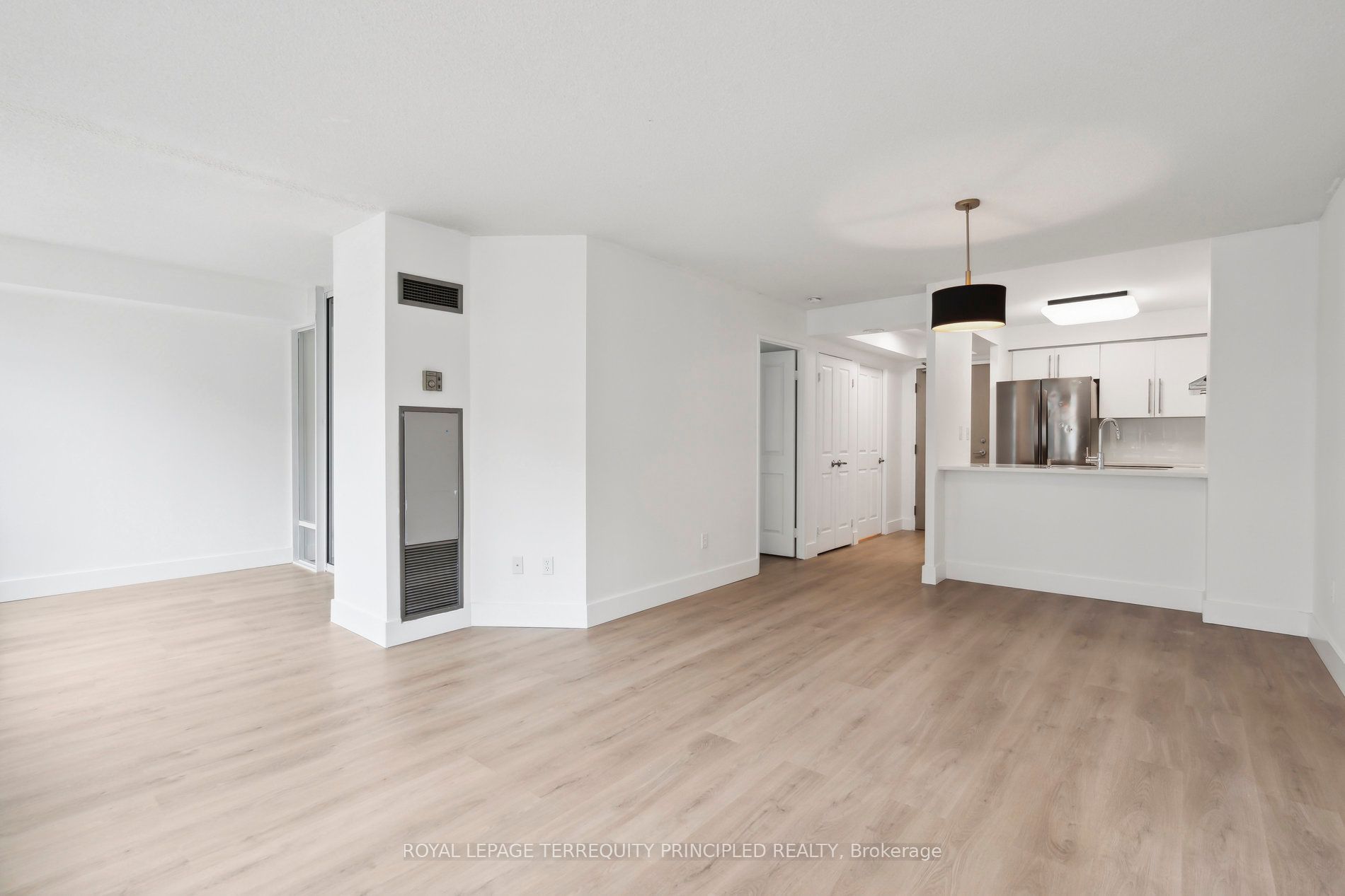 942 Yonge Street #418