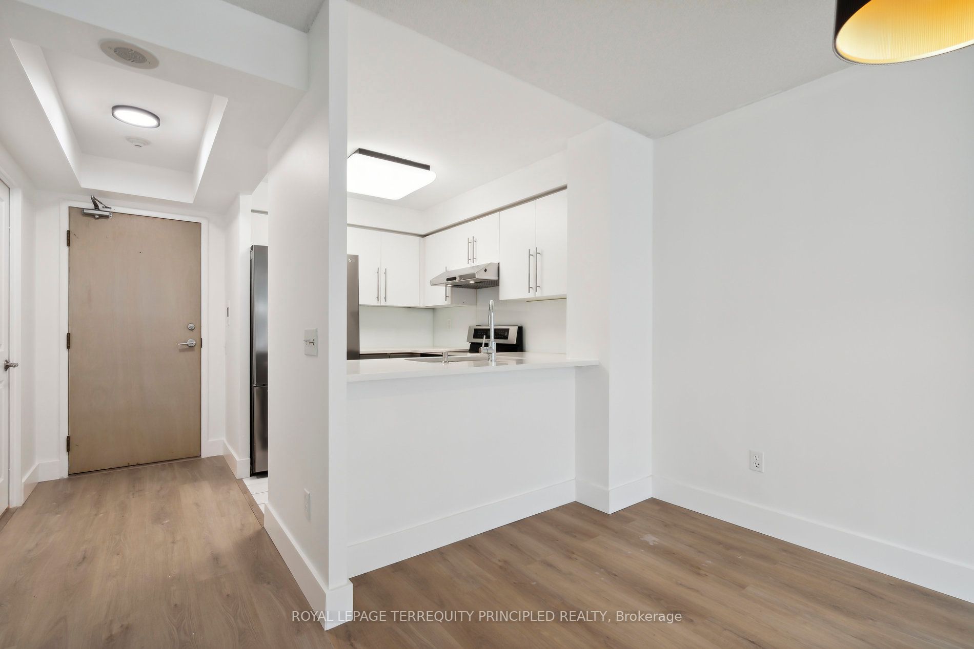 942 Yonge Street #418