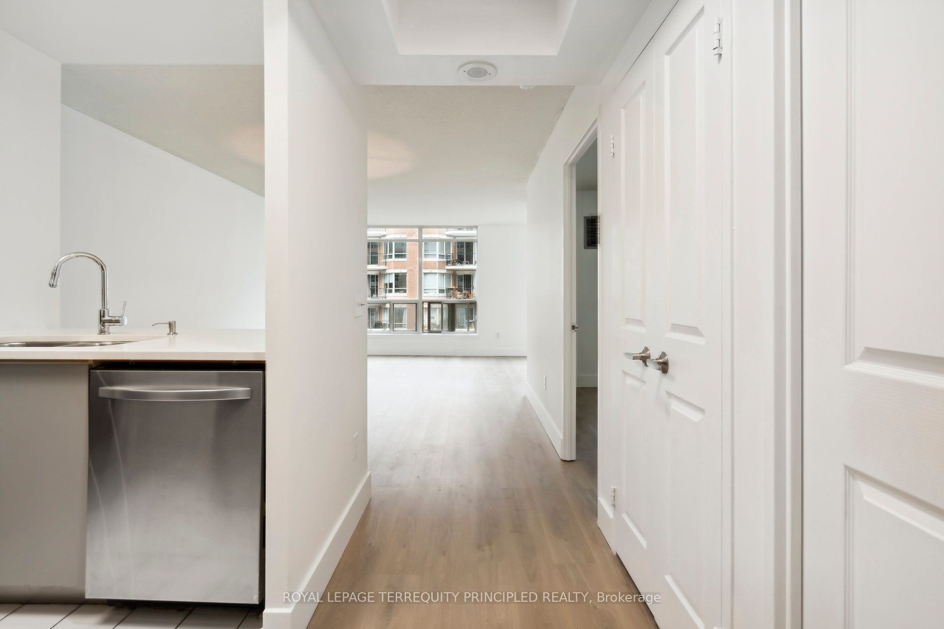 942 Yonge Street #418