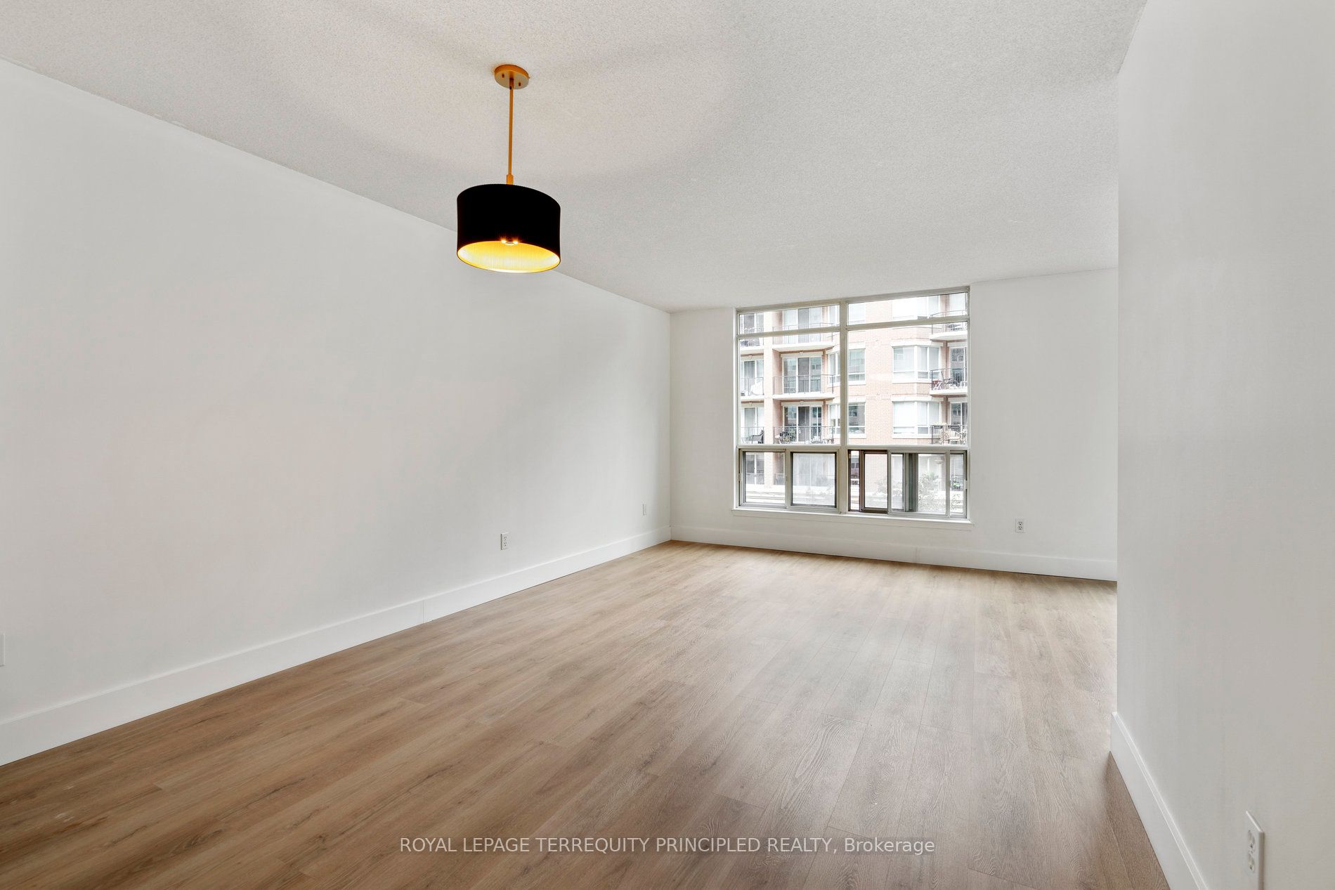 942 Yonge Street #418
