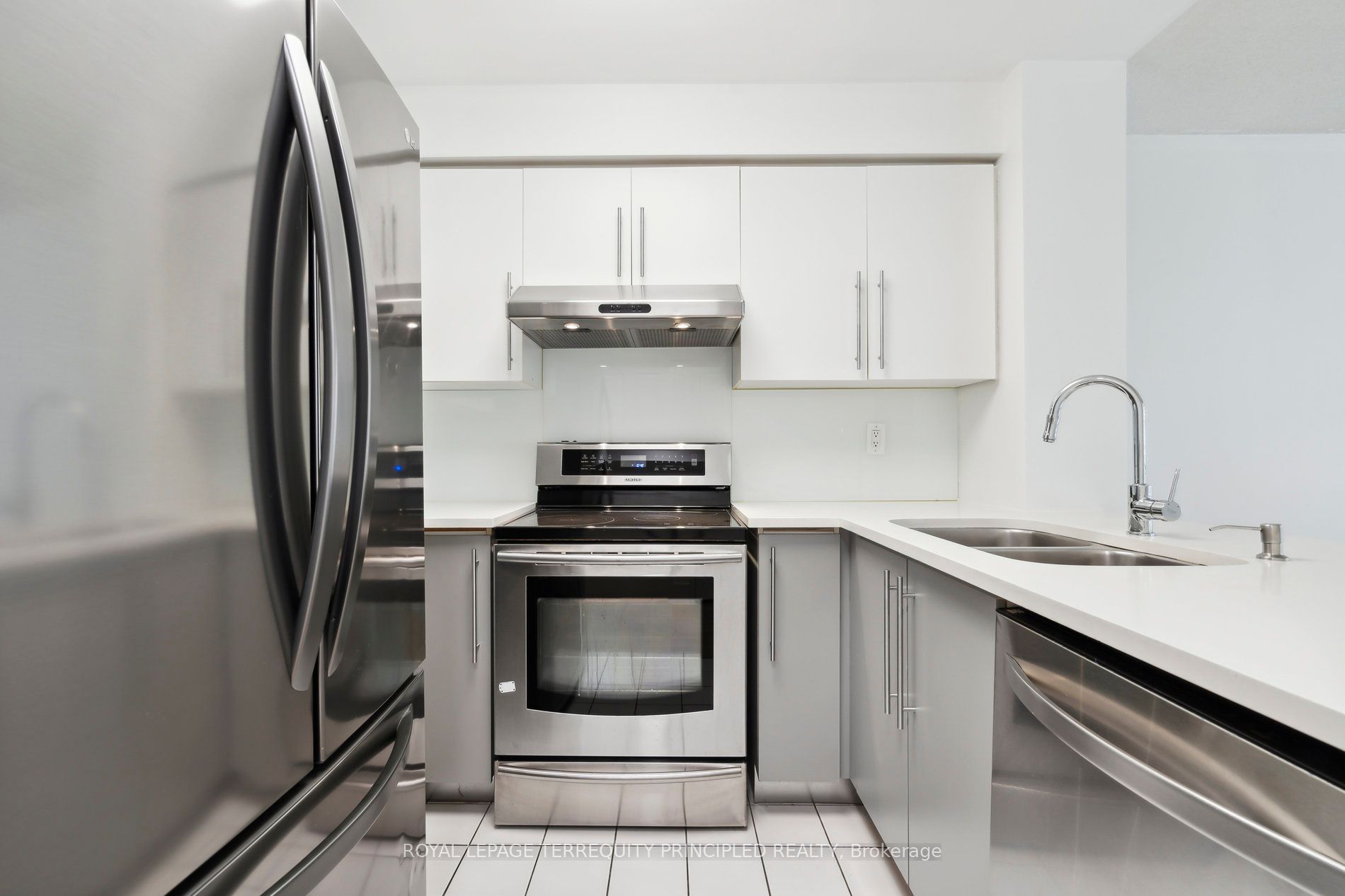 942 Yonge Street #418