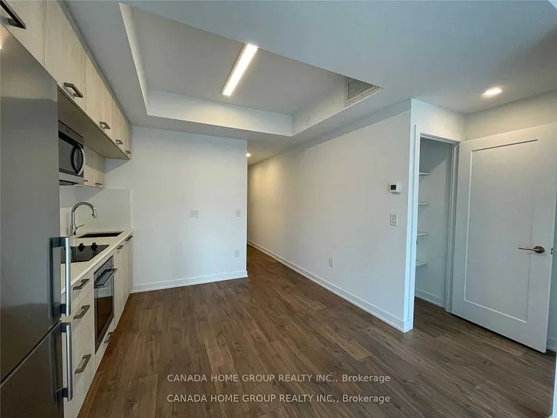 50 Mccaul St, #303