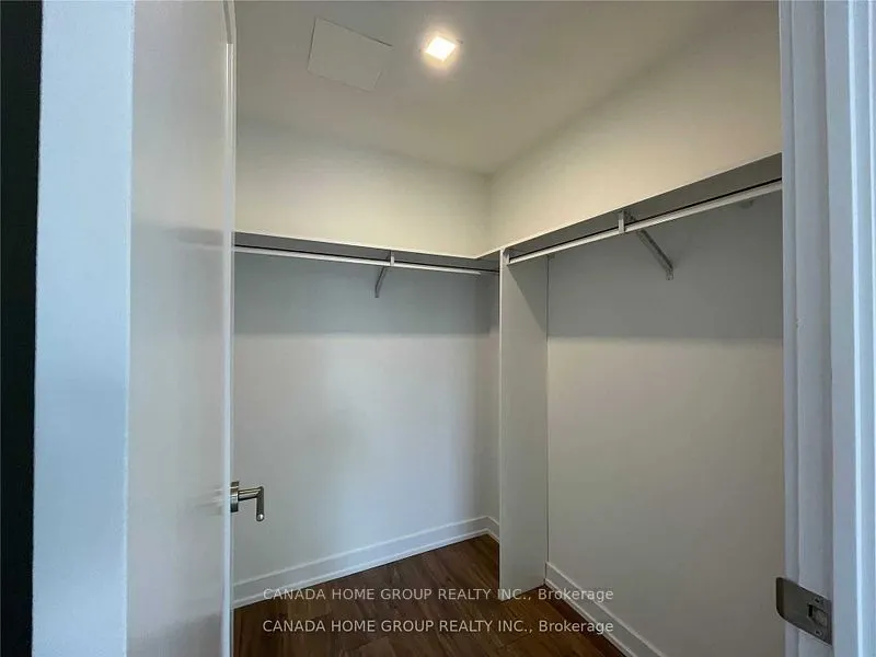 50 Mccaul St, #303