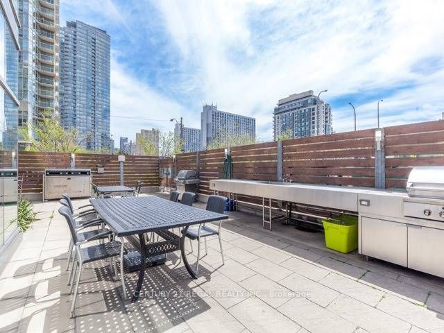 11 Brunel Court, #216