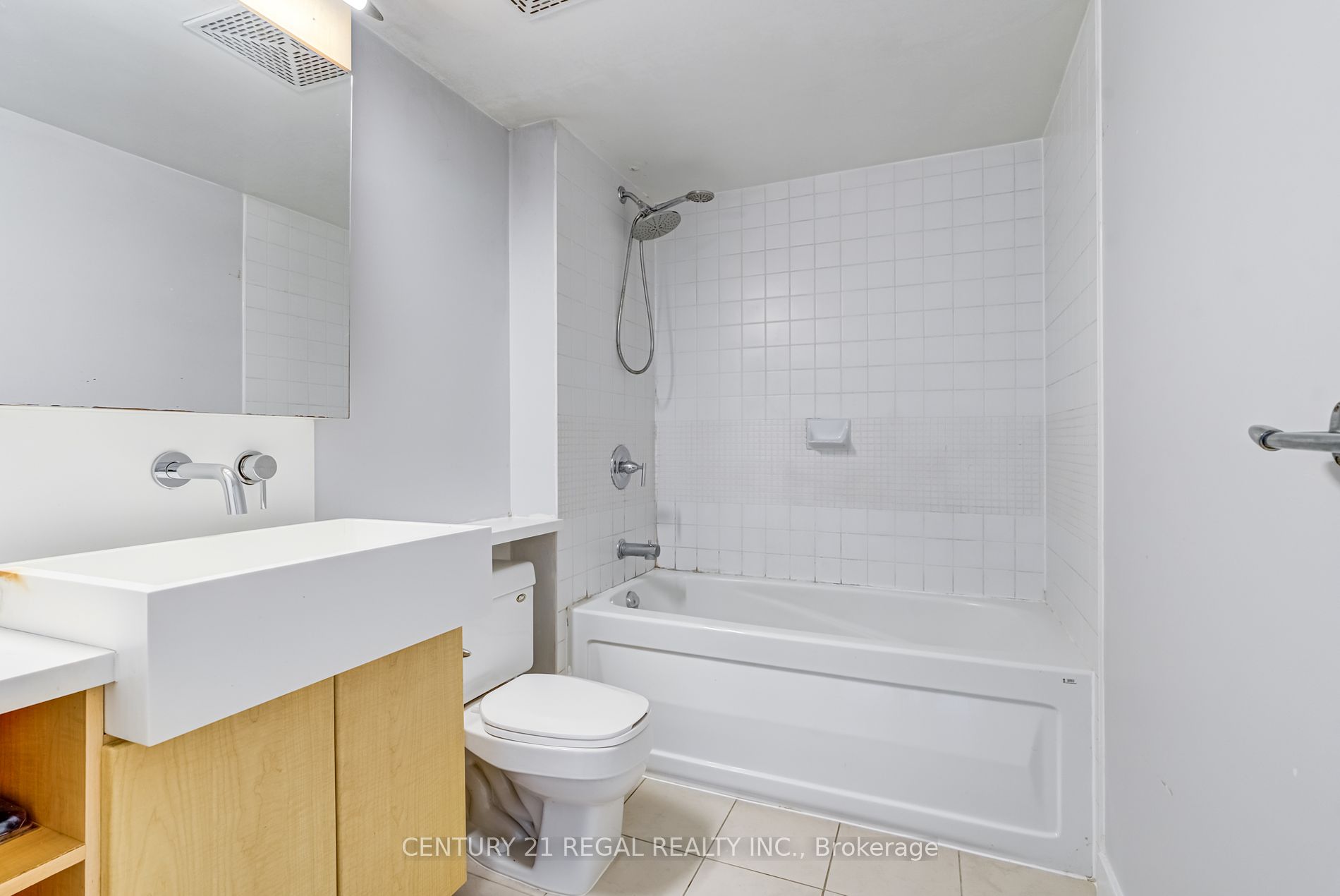 11 Brunel Court, #216