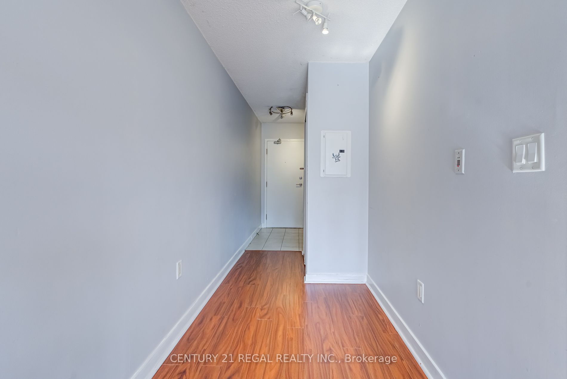 11 Brunel Court, #216