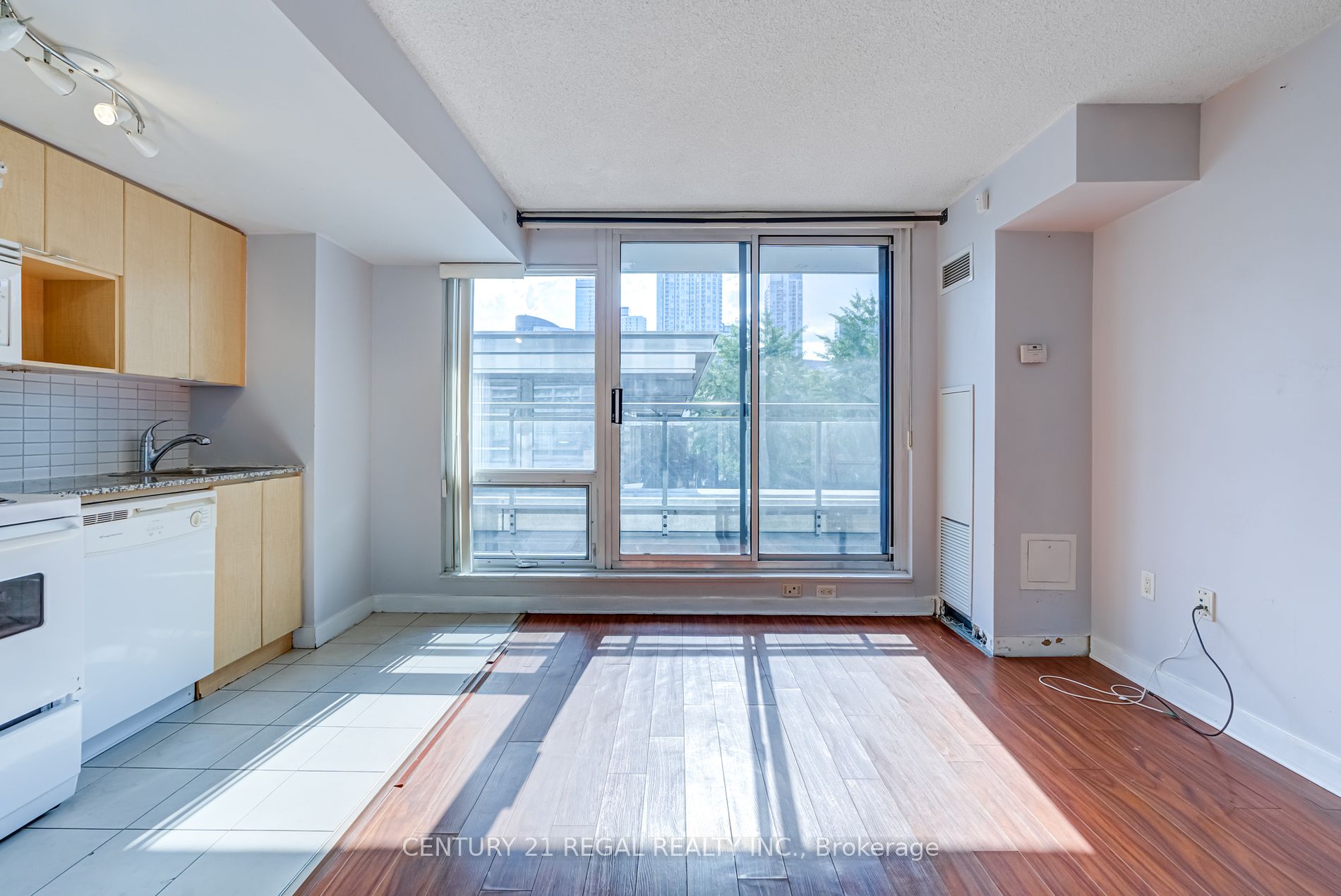 11 Brunel Court, #216