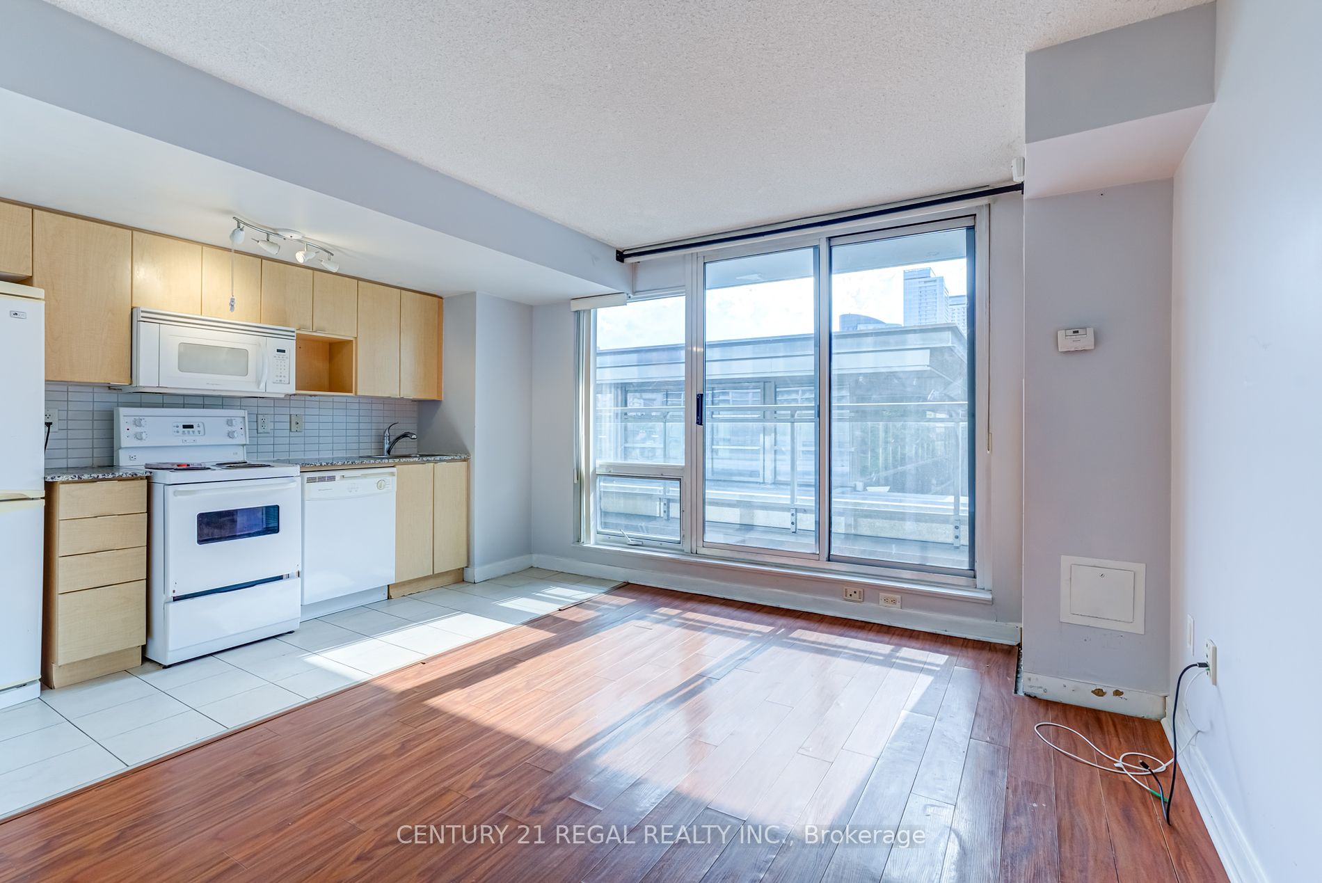 11 Brunel Court, #216