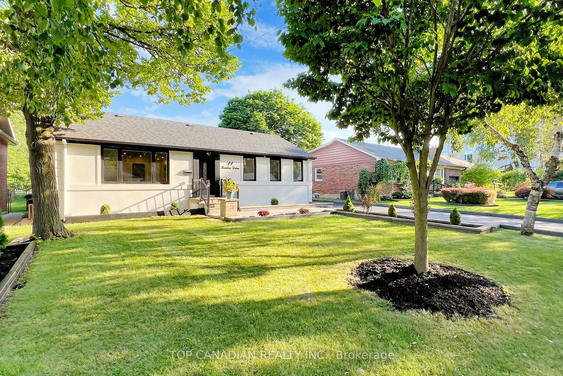 11 Kenton Drive