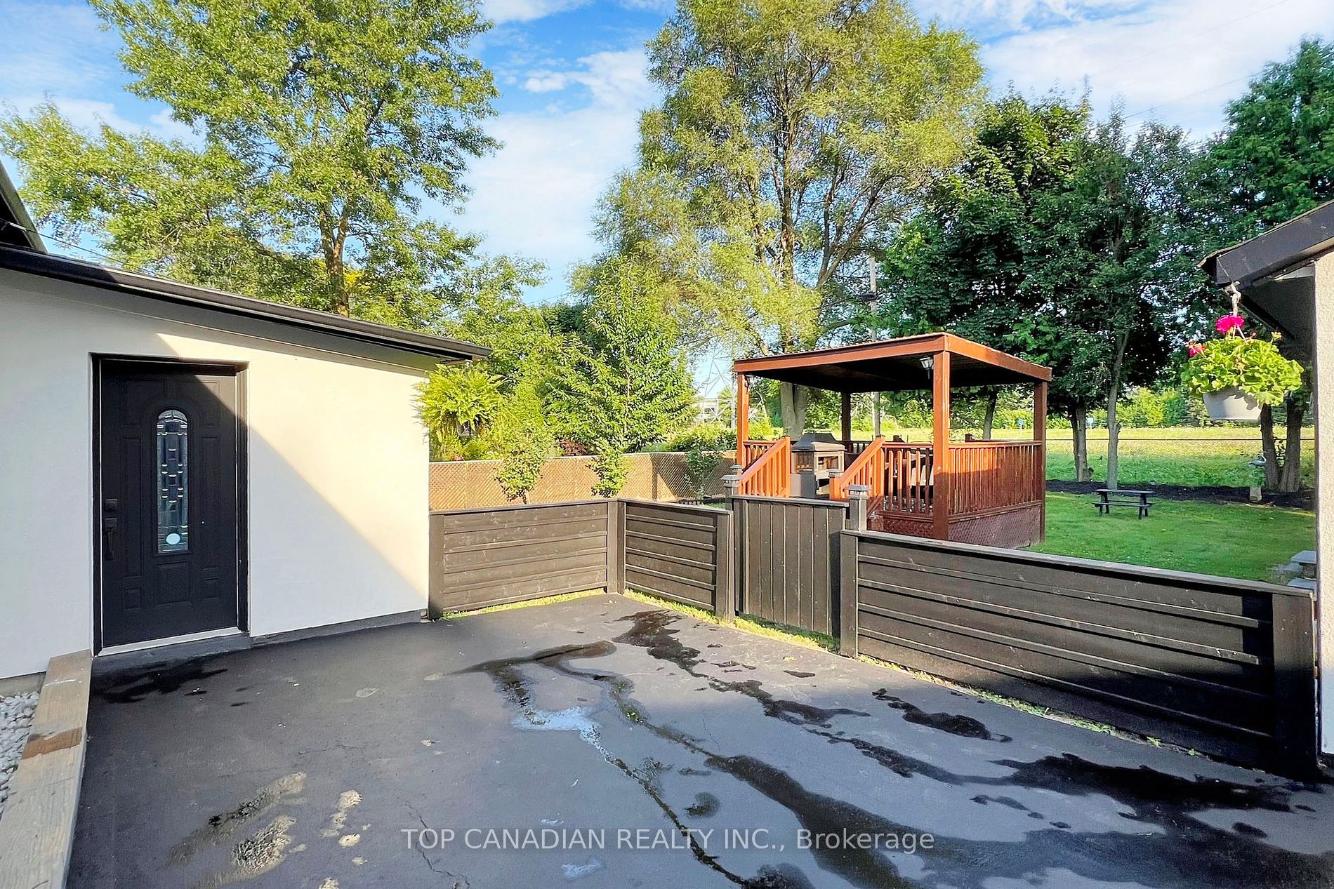 11 Kenton Drive