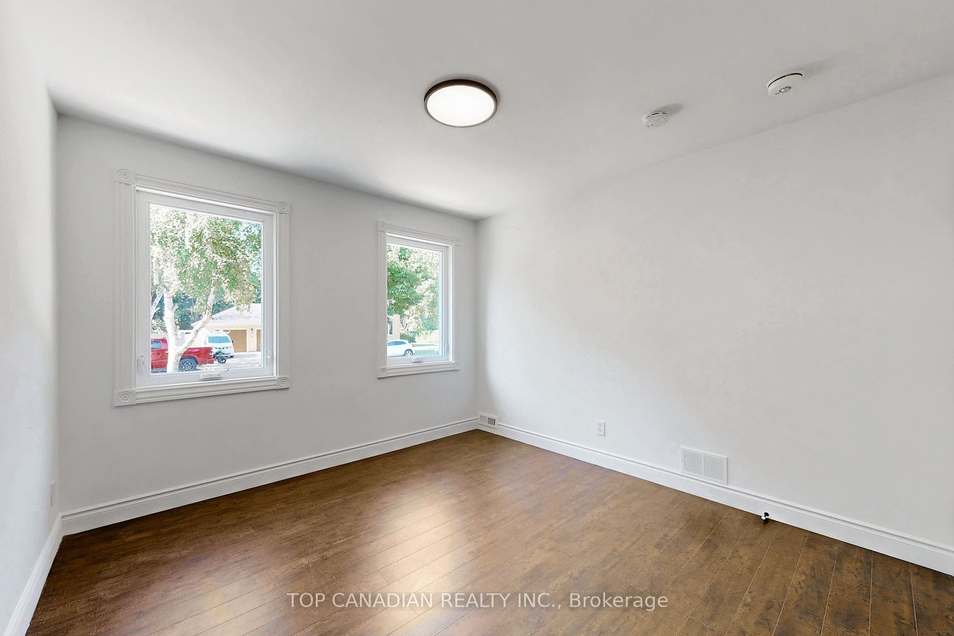 11 Kenton Drive
