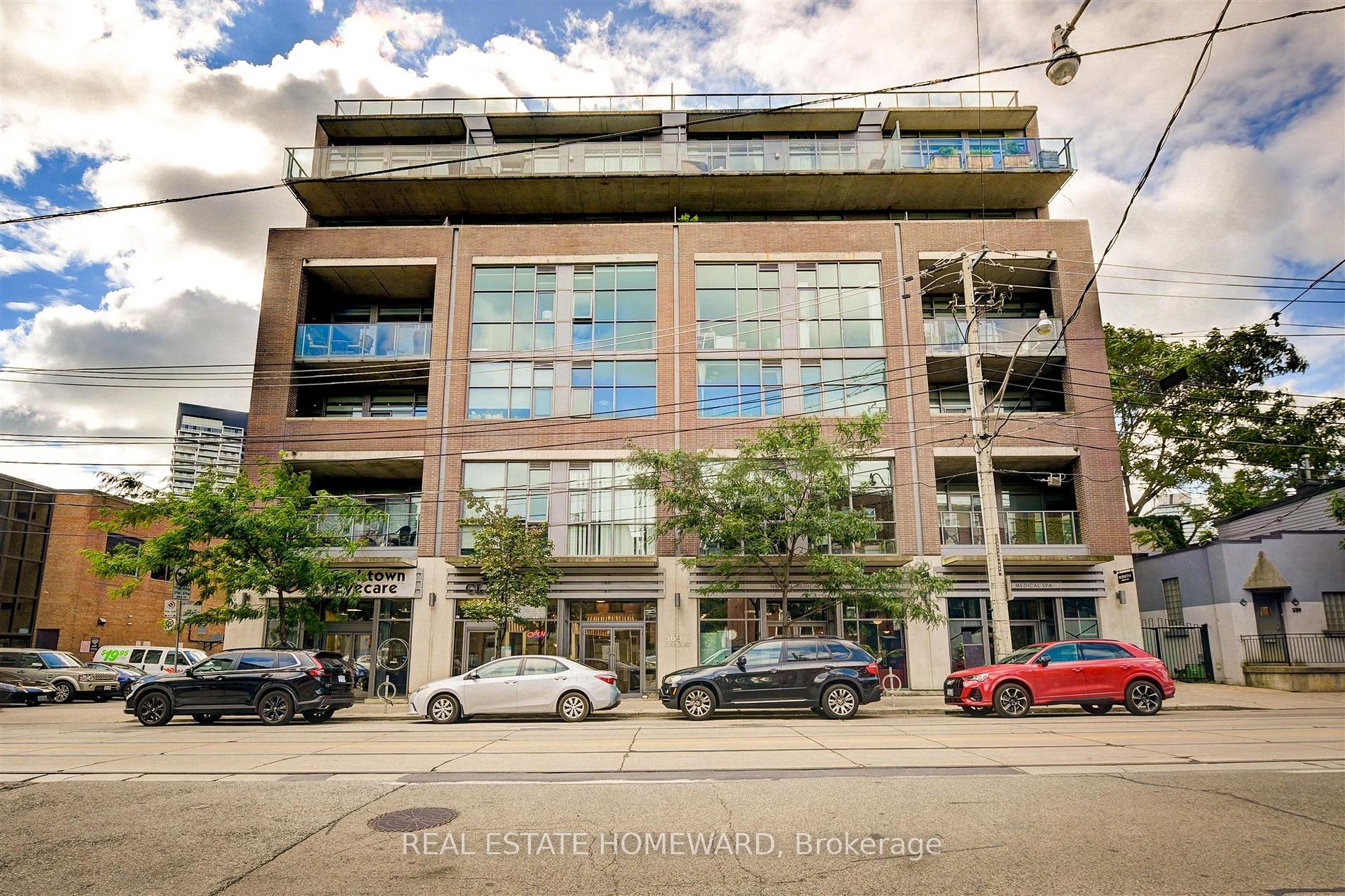569 King St E, #406