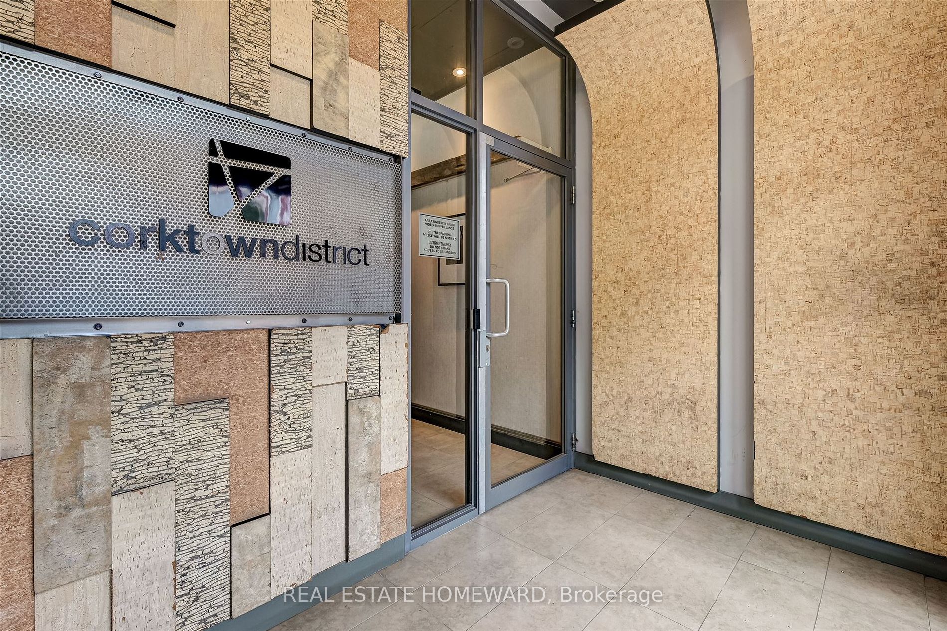 569 King St E, #406