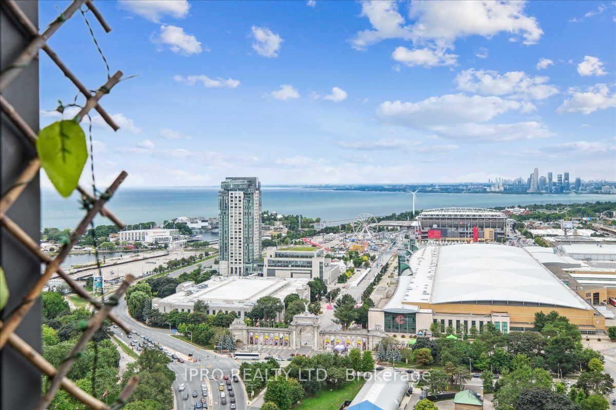 219 Fort York Blvd, #3411