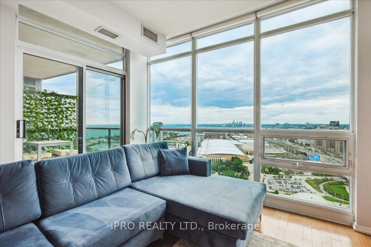 219 Fort York Blvd, #3411