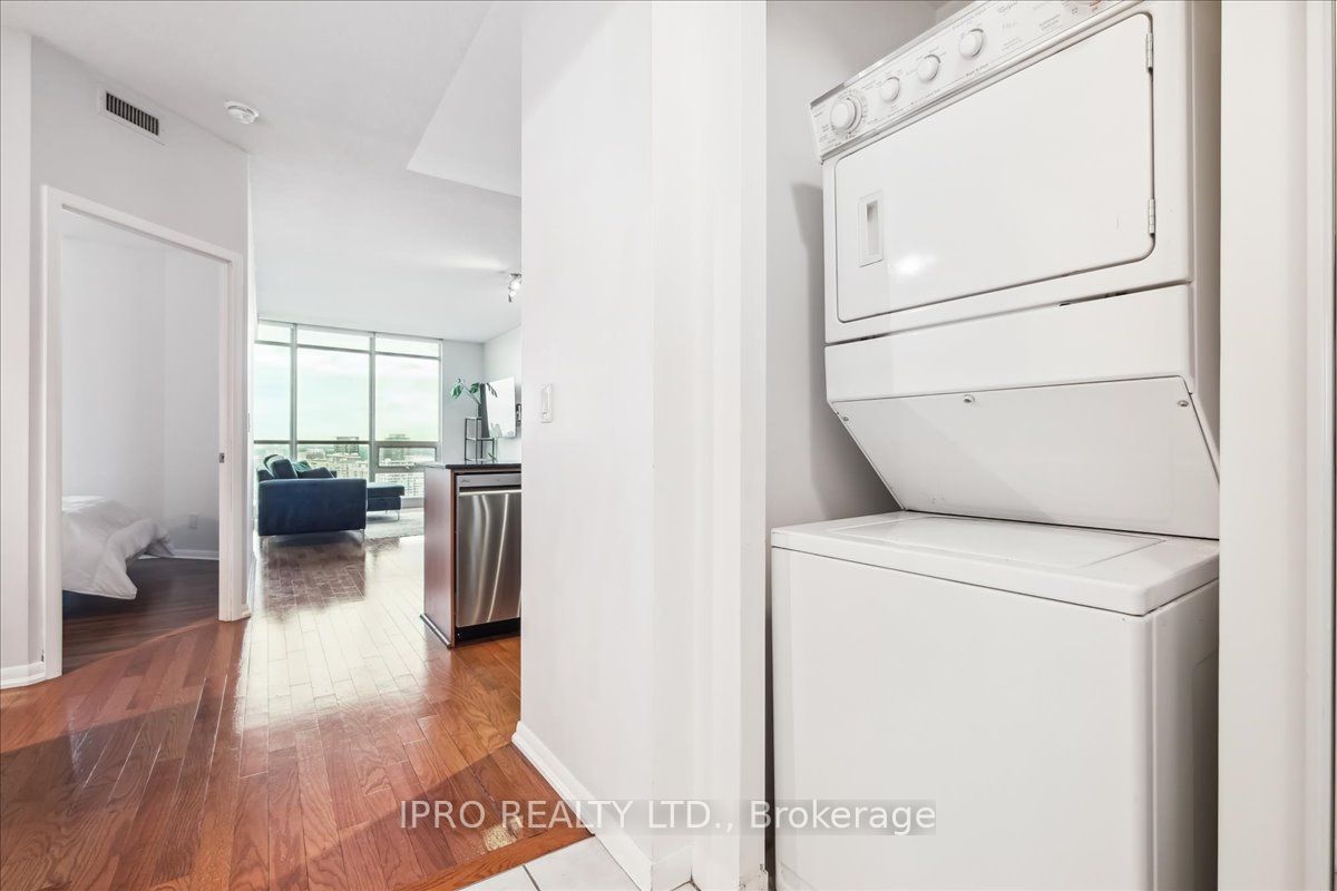 219 Fort York Blvd, #3411