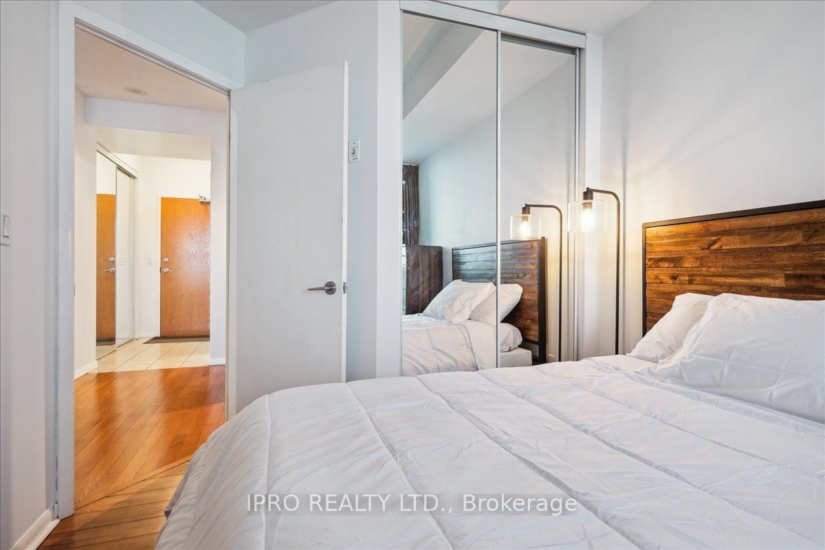219 Fort York Blvd, #3411