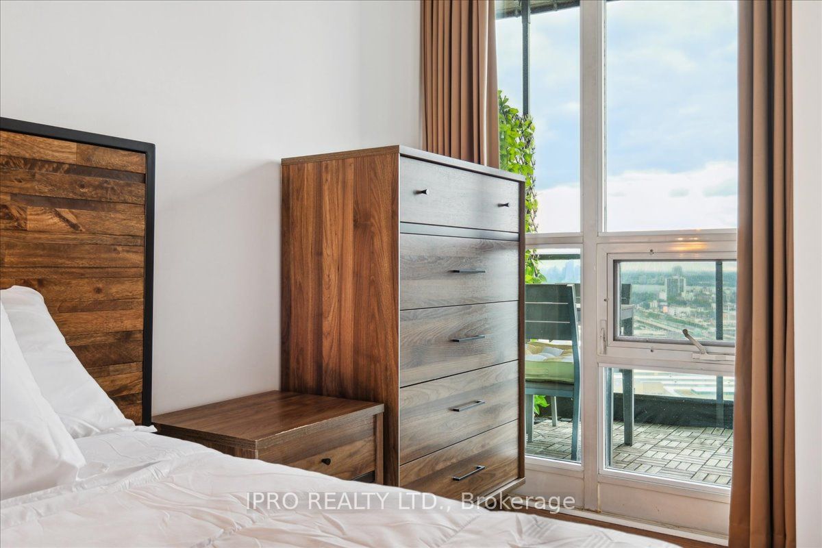 219 Fort York Blvd, #3411