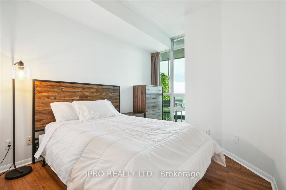 219 Fort York Blvd, #3411