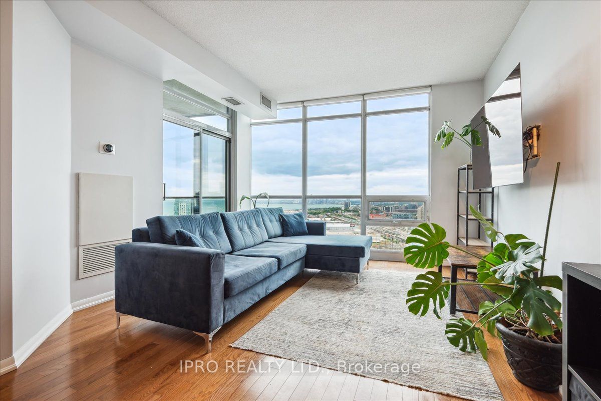 219 Fort York Blvd, #3411