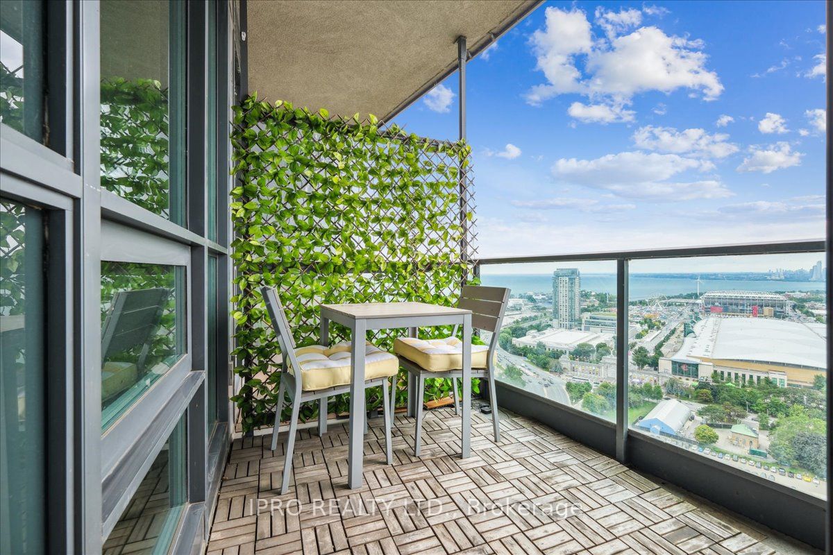 219 Fort York Blvd, #3411