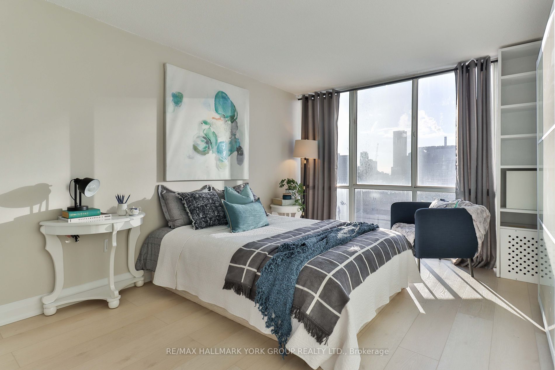 86 Gerrard St E, #22C